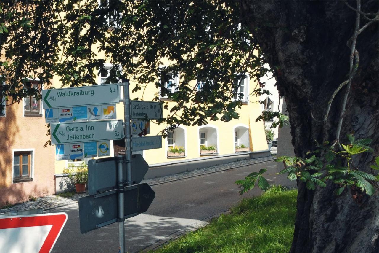 Stilvolle Wohnung Auf 50 M² Mit Parkplatz Und Wifi Kraiburg am Inn エクステリア 写真