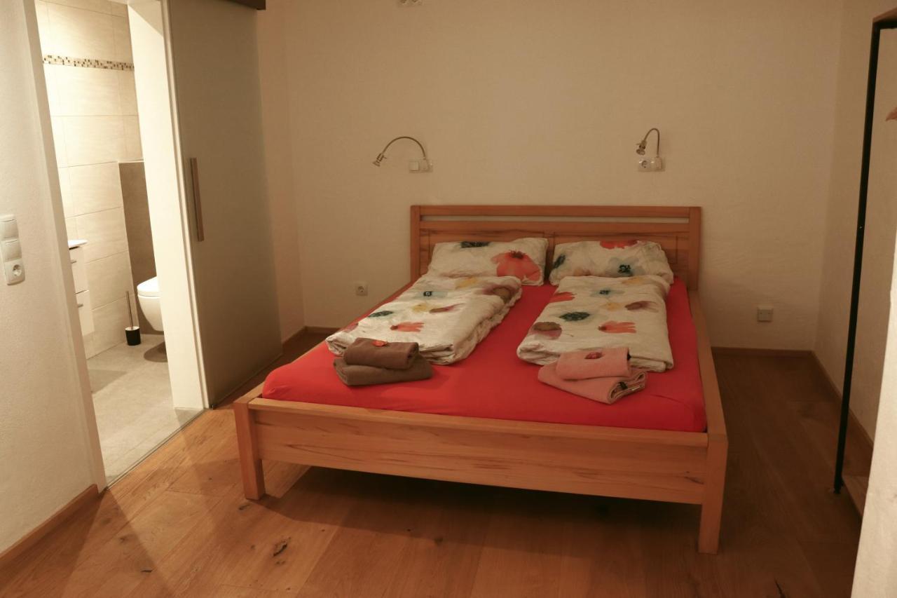 Stilvolle Wohnung Auf 50 M² Mit Parkplatz Und Wifi Kraiburg am Inn エクステリア 写真